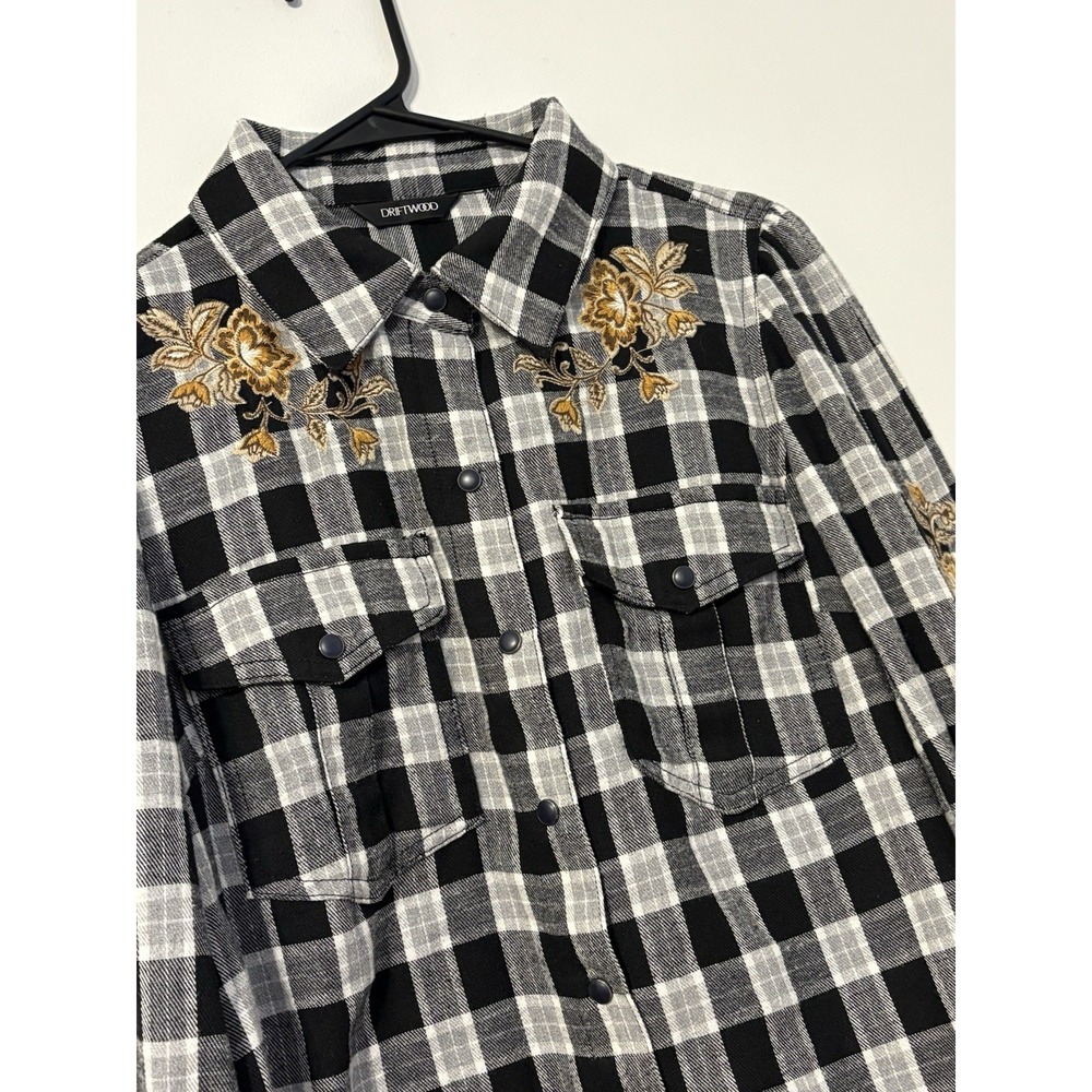 Driftwood Women's Medium Black White Plaid Floral Embroidered Snap Shirt
